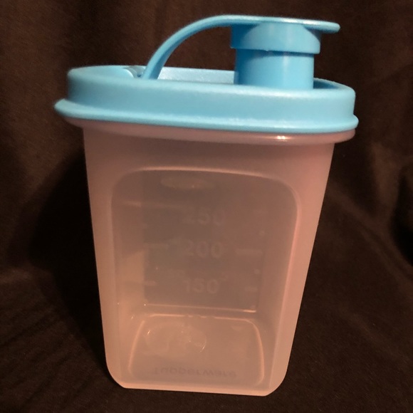 Tupperware Mini pitcher - Picture 7 of 7